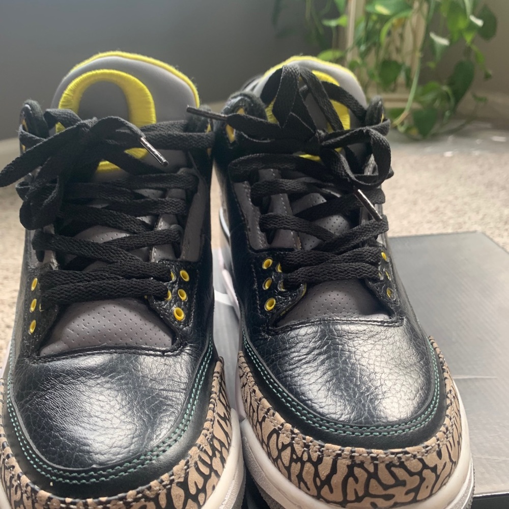 Jordan retro 3 Oregon size 9 - Picture 3 of 8